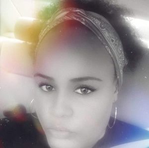 Meet your Posher, Raeniece